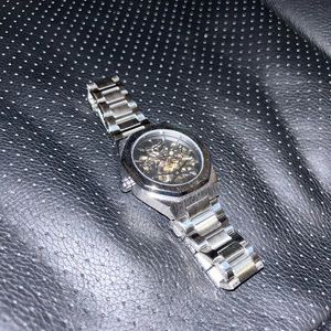 Tiong Watch